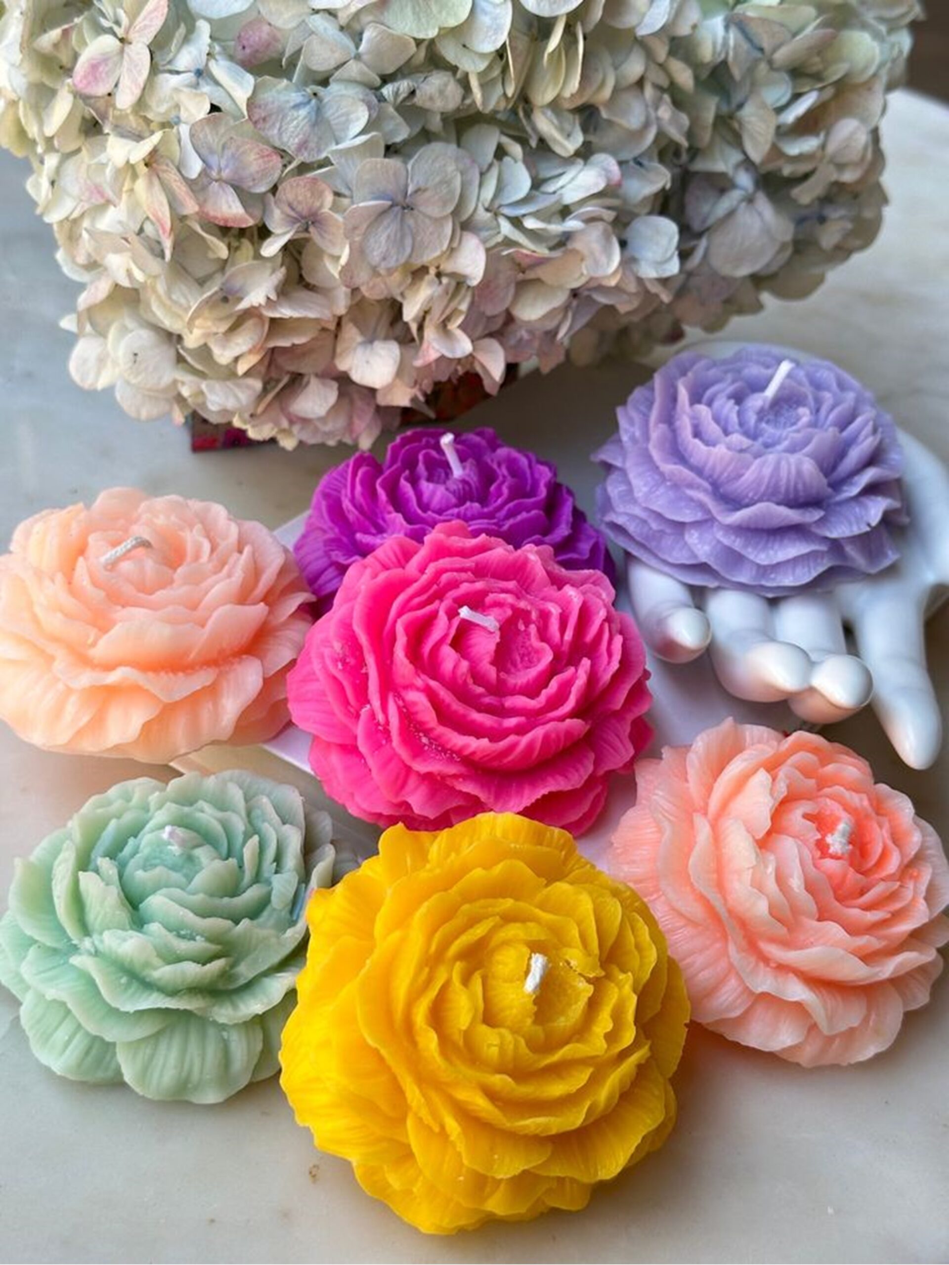 Slide9 1 scaled Peony Bloom shaped, scented soy wax candle - Pack of 2