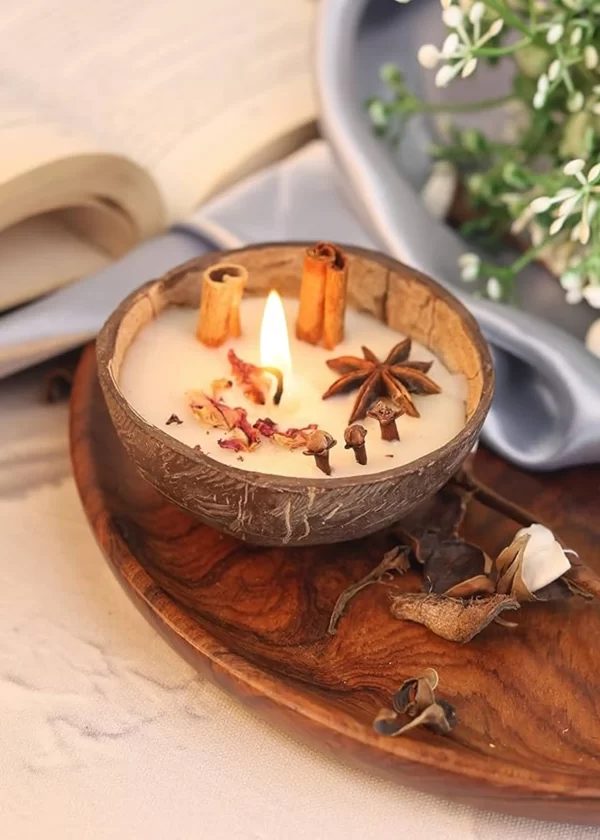 Coconut shell candle with wooden wick Stones & Petals