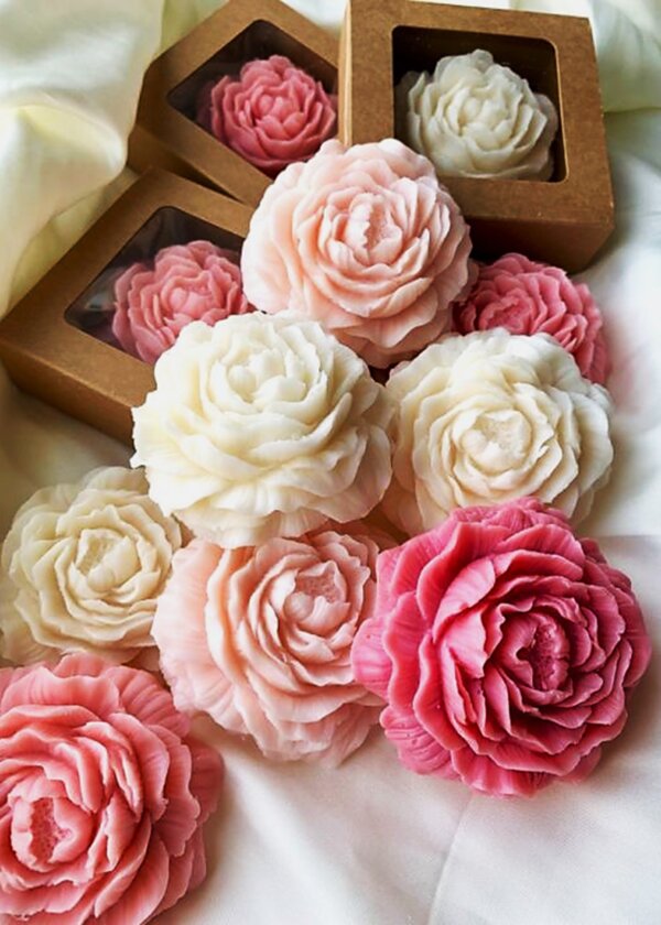 Peony Bloom shaped, scented soy wax candle  - Pack of 2