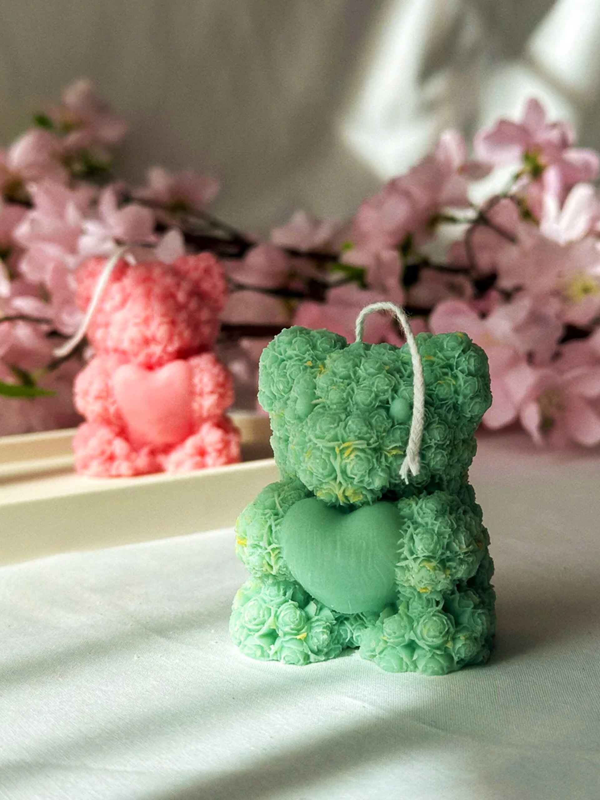 green scaled Aesthetics Rosy Teddy with heart Candle