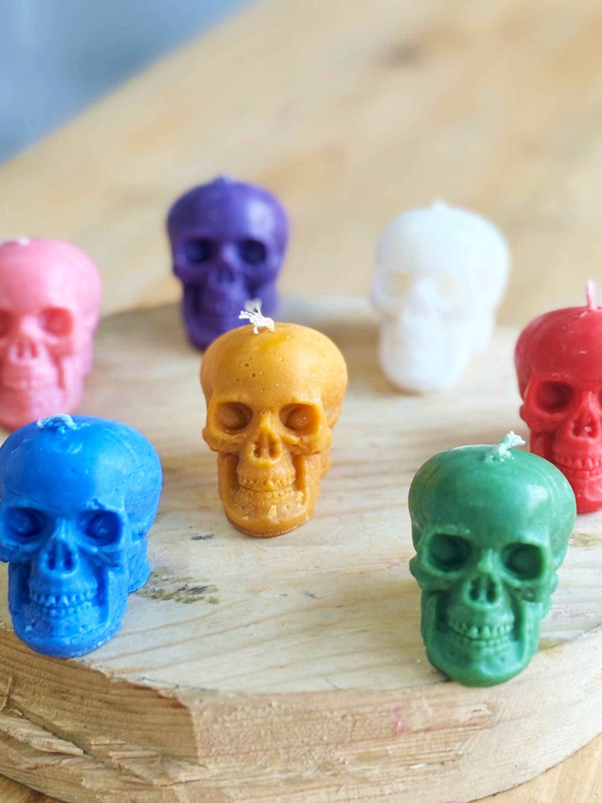 Healing Candle 12 scaled Skull Figurine Candle